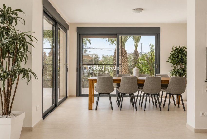 Resale - VILLA -
EL Carmoli Los Urrutias