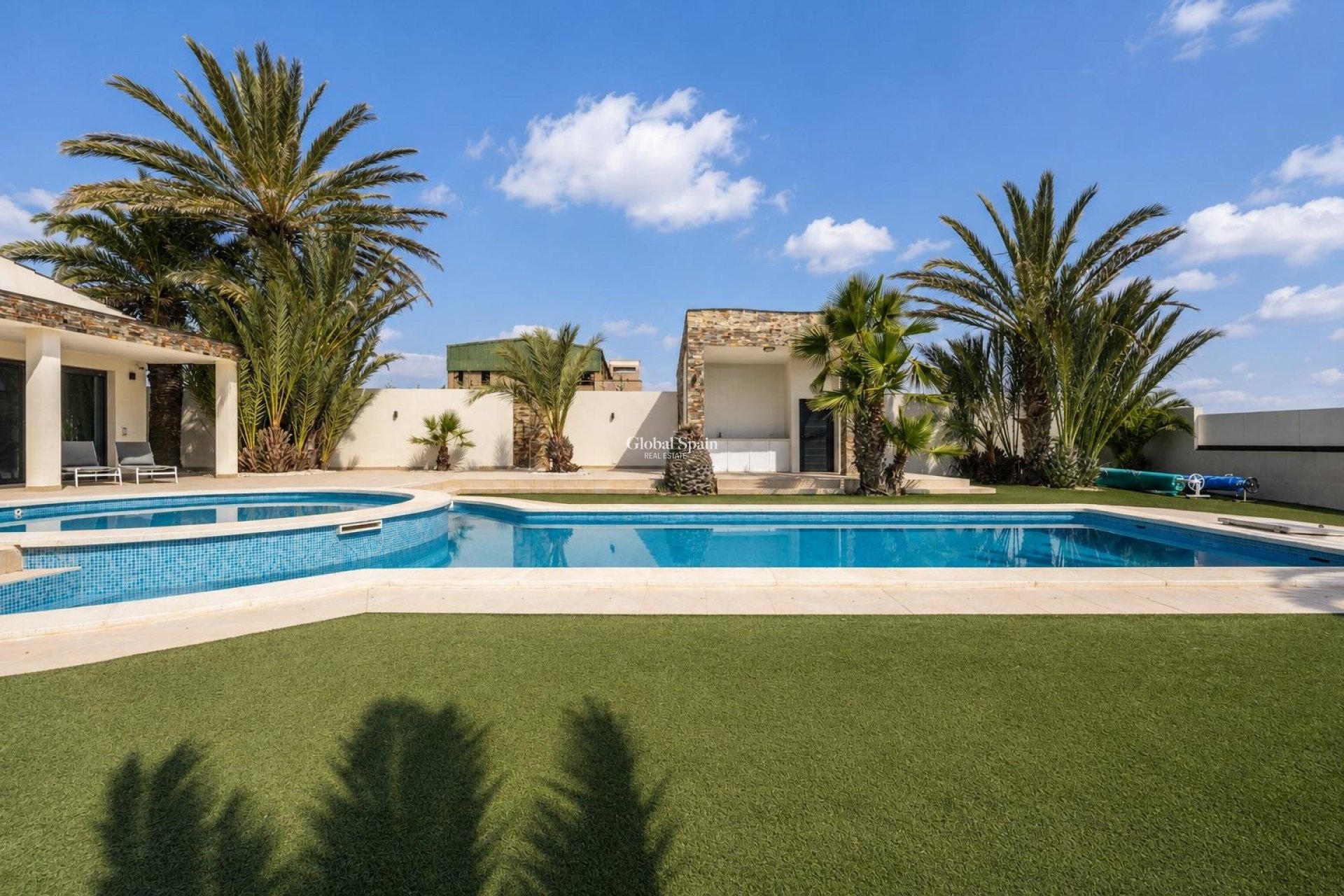 Resale - VILLA -
EL Carmoli Los Urrutias