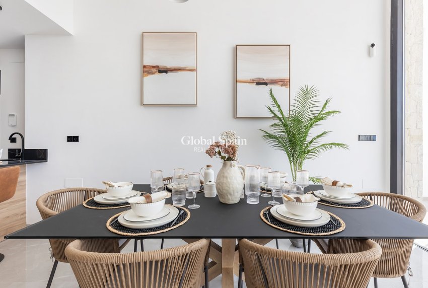 Resale - VILLA -
EL CHAPARRAL - Inland