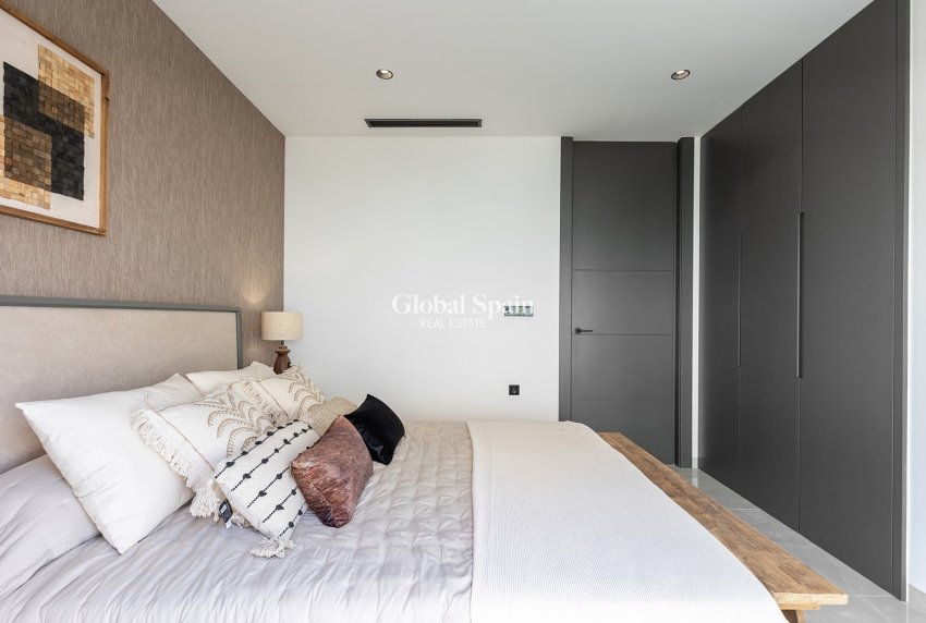 Resale - VILLA -
EL CHAPARRAL - Inland