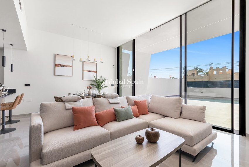 Resale - VILLA -
EL CHAPARRAL - Inland