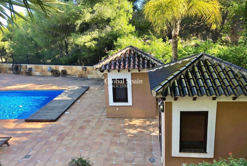 Resale - VILLA -
EL PALMAR - El Palmar