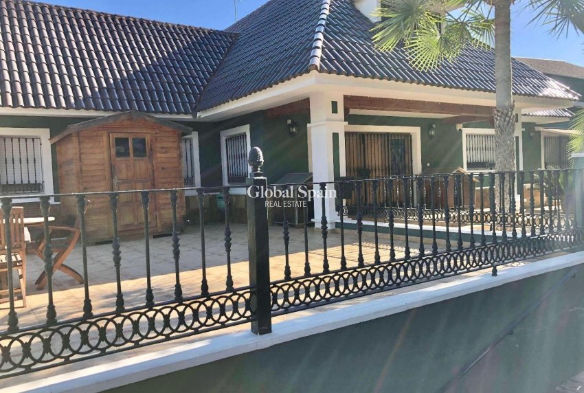 Resale - VILLA -
EL PALMAR - El Palmar