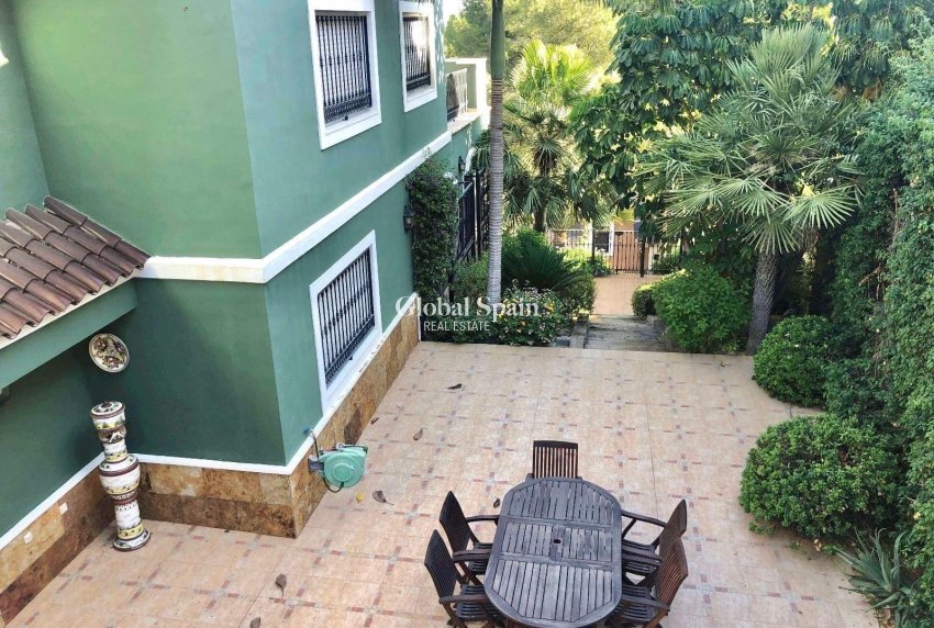 Resale - VILLA -
EL PALMAR - El Palmar
