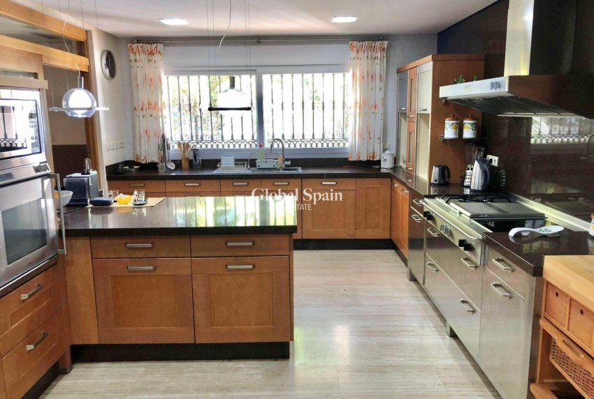 Resale - VILLA -
EL PALMAR - El Palmar