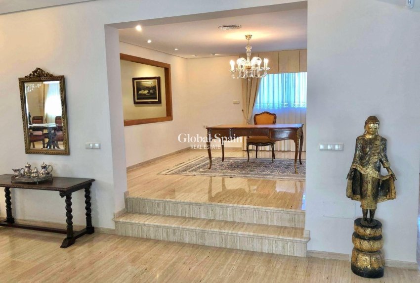 Resale - VILLA -
EL PALMAR - El Palmar