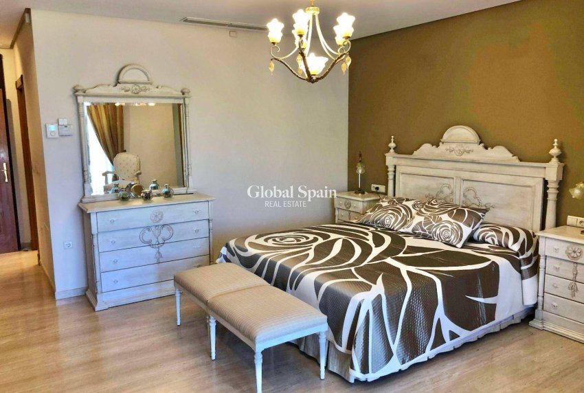 Resale - VILLA -
EL PALMAR - El Palmar
