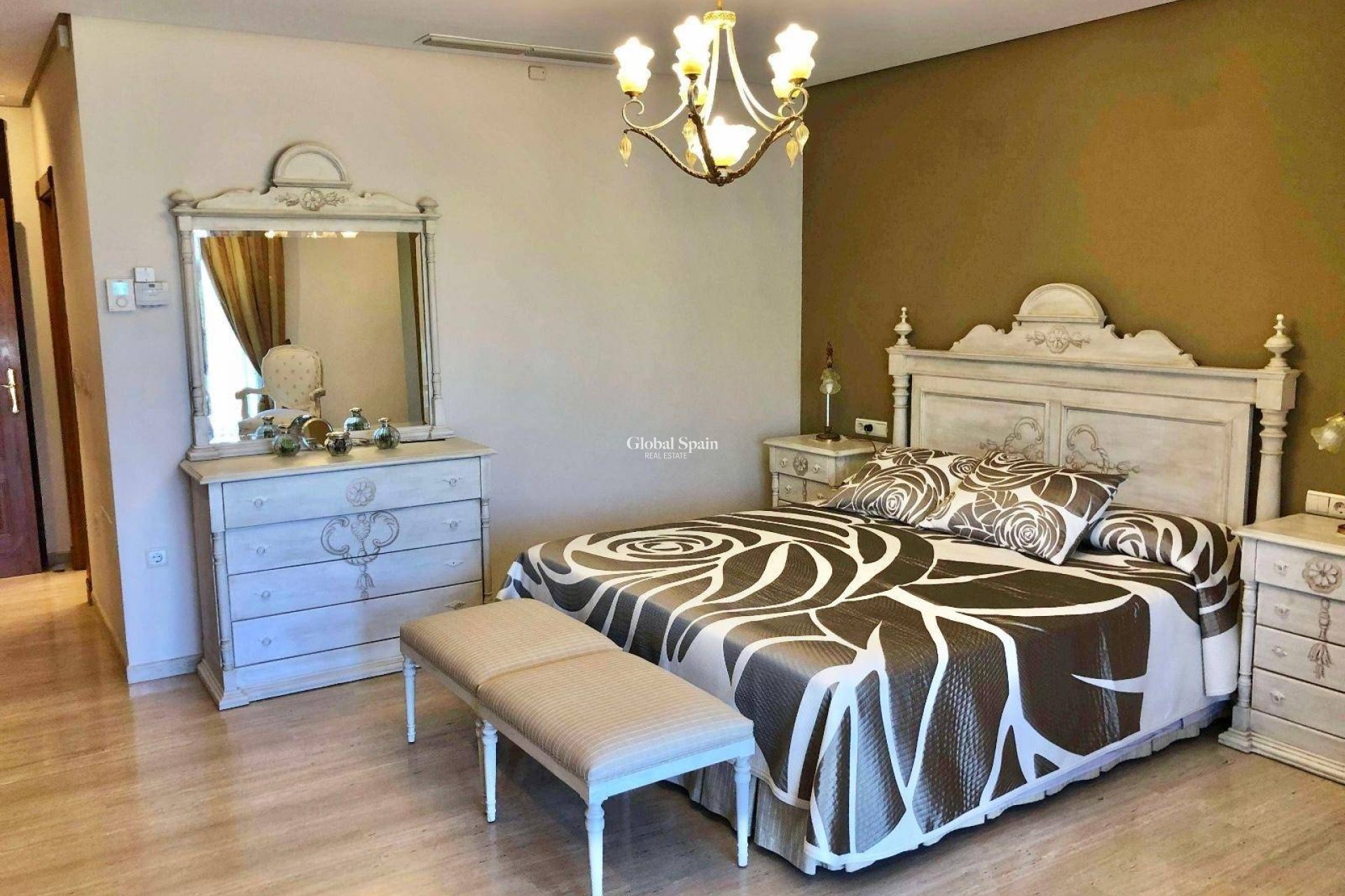 Resale - VILLA -
EL PALMAR - El Palmar
