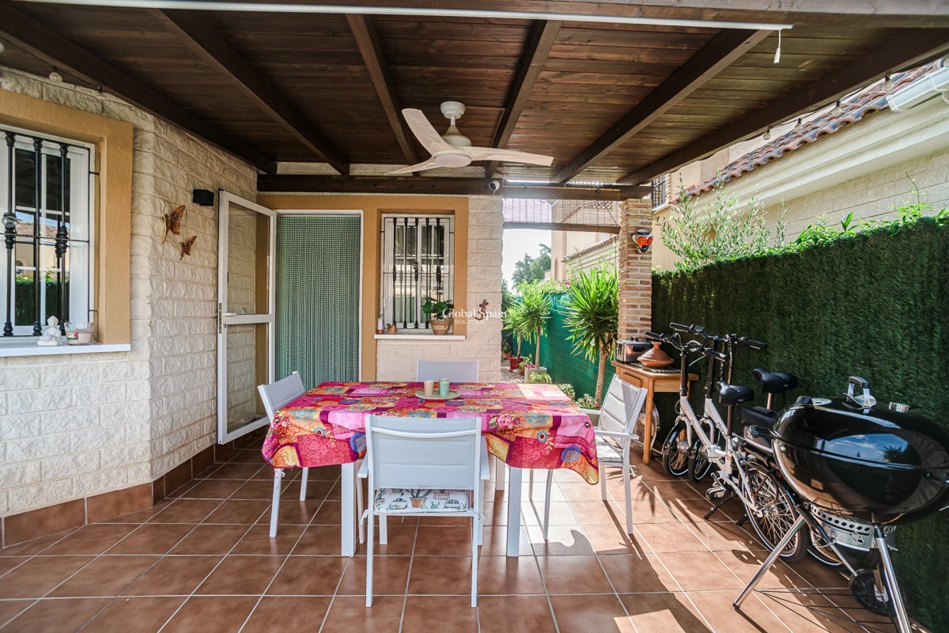 Resale - Villa -
EL RASO