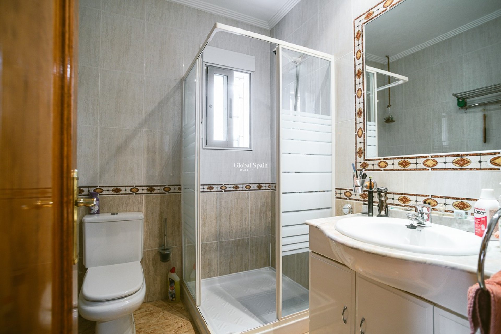 Resale - Villa -
EL RASO