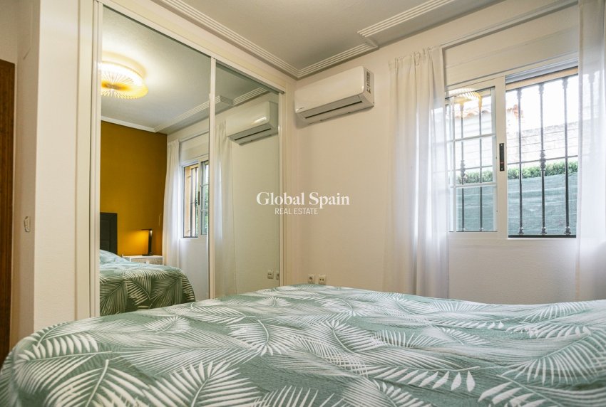 Resale - Villa -
EL RASO