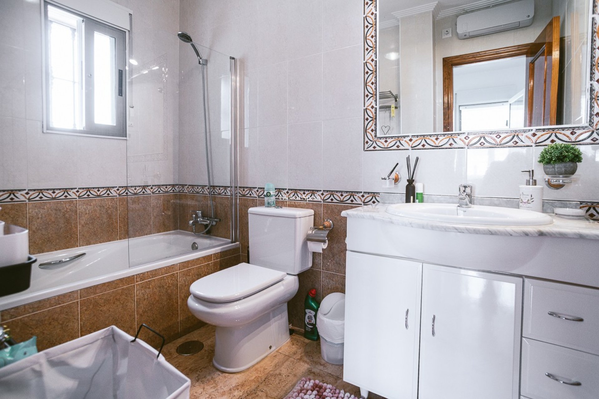 Resale - Villa -
EL RASO