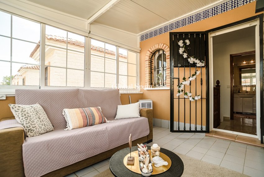 Resale - Villa -
EL RASO