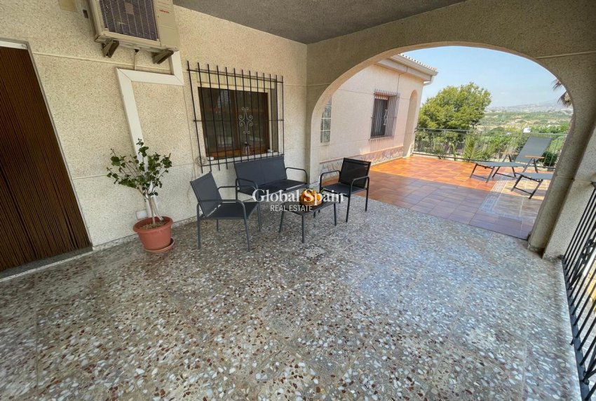 Resale - VILLA -
El Rebolledo