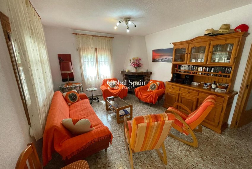 Resale - VILLA -
El Rebolledo