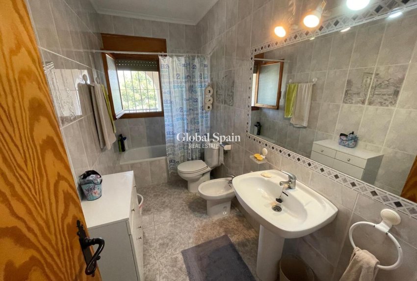 Resale - VILLA -
El Rebolledo