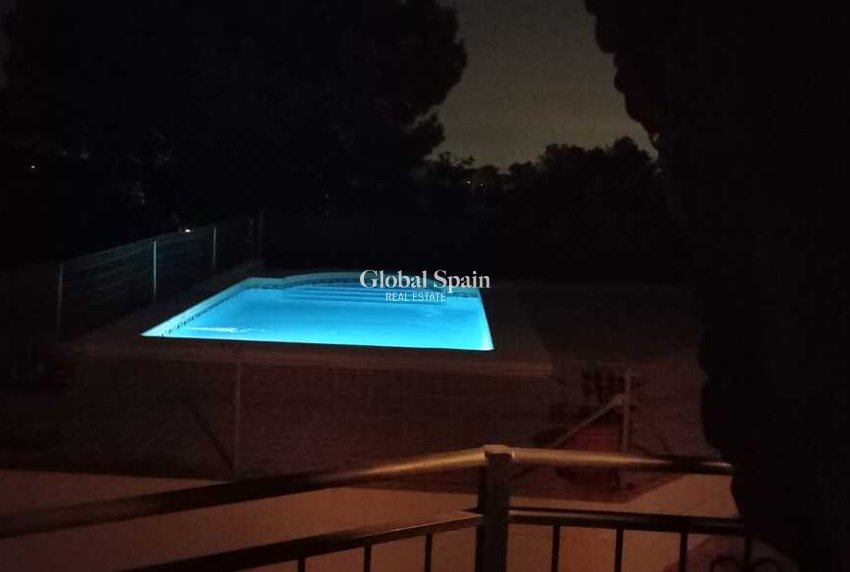 Resale - VILLA -
El Rebolledo