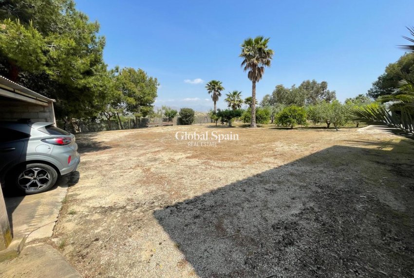 Resale - VILLA -
El Rebolledo