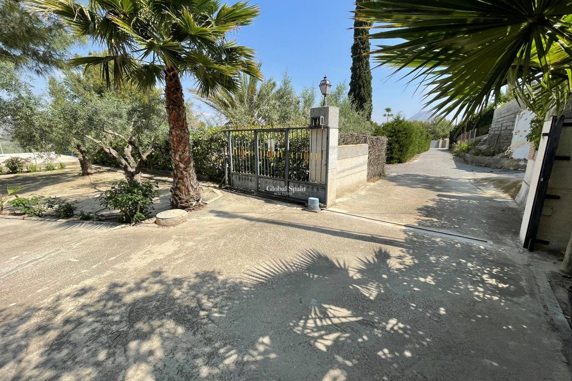Resale - VILLA -
El Rebolledo
