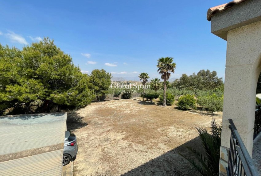 Resale - VILLA -
El Rebolledo