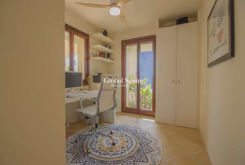 Resale - Villa -
El Terreno - optional location detail