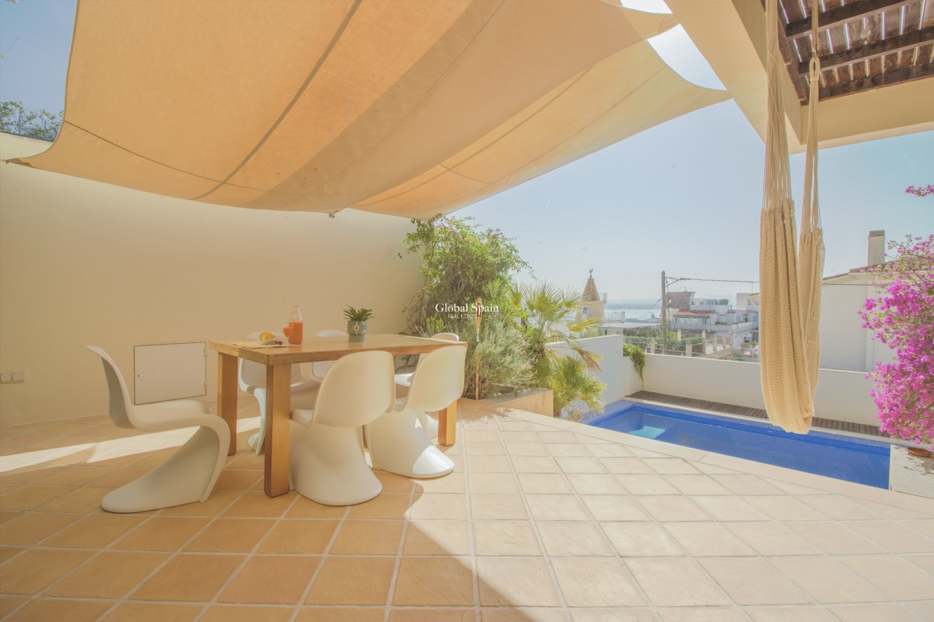 Resale - Villa -
El Terreno - optional location detail