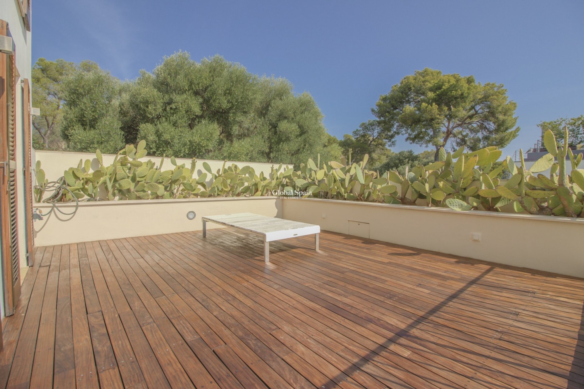 Resale - Villa -
El Terreno - optional location detail