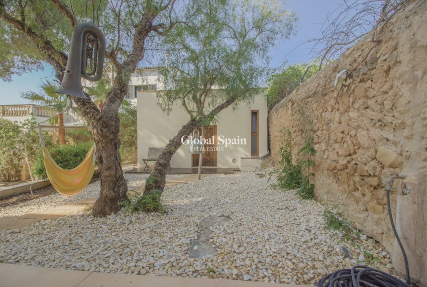 Resale - VILLA -
EL TERRENO