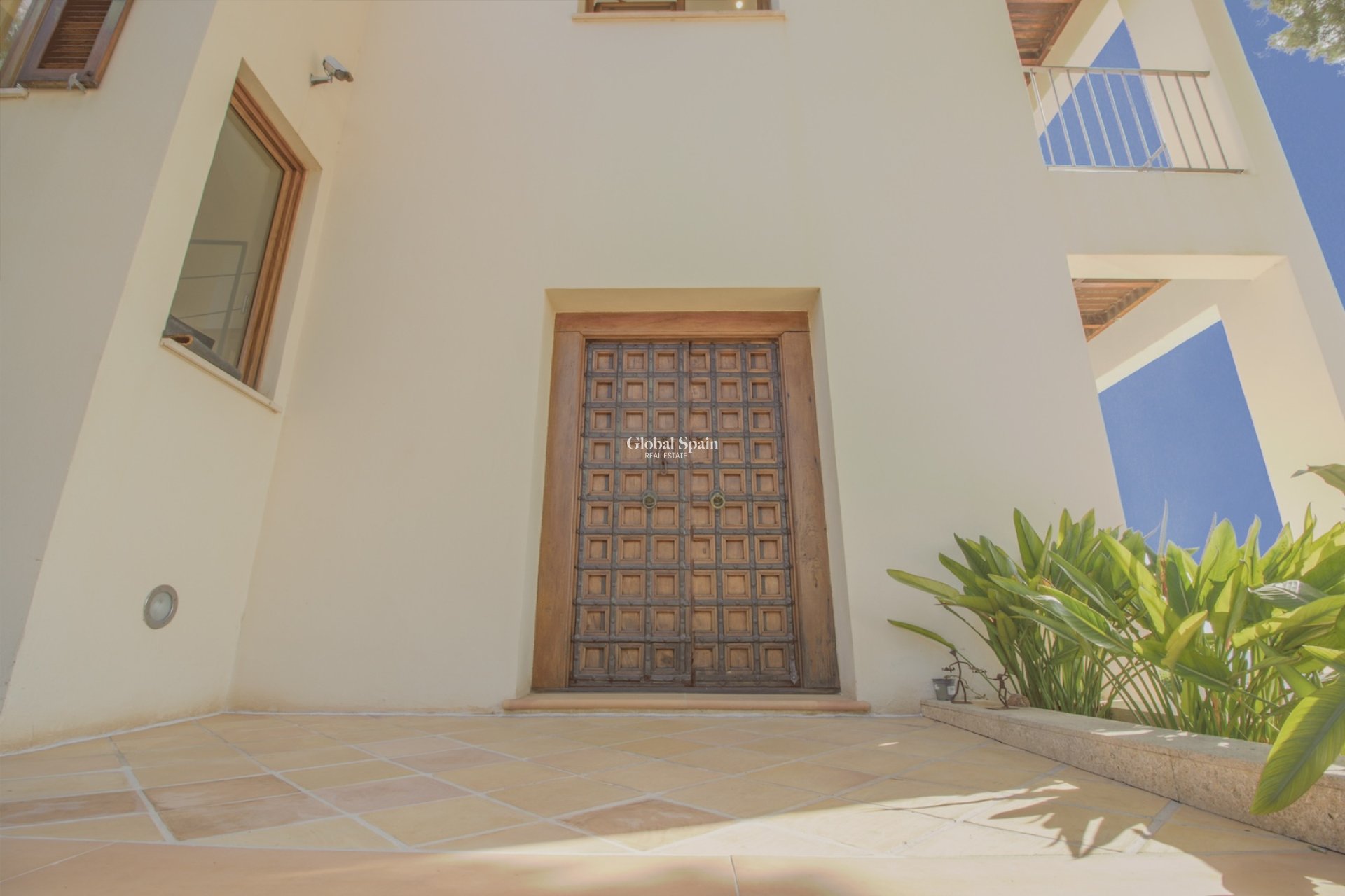 Resale - VILLA -
EL TERRENO