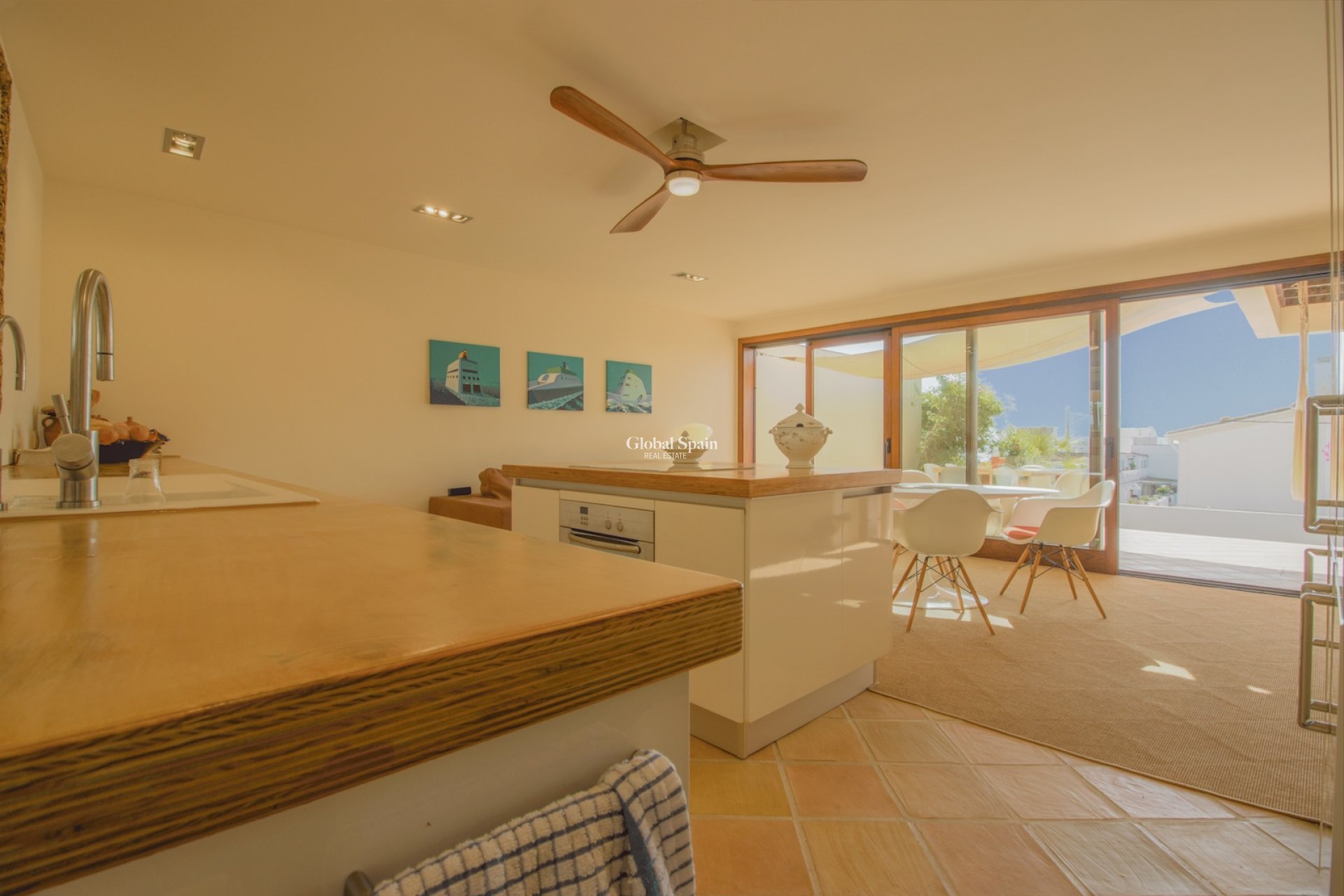 Resale - VILLA -
EL TERRENO