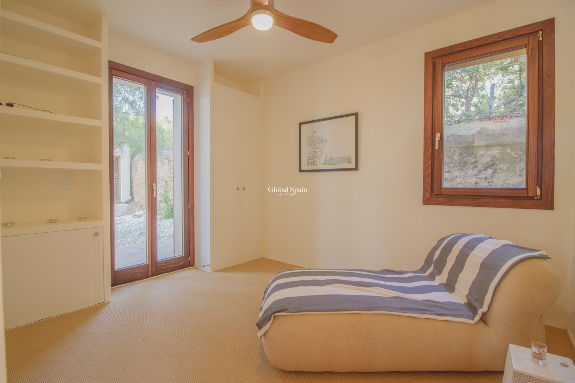 Resale - VILLA -
EL TERRENO