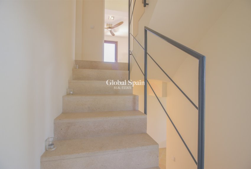 Resale - VILLA -
EL TERRENO