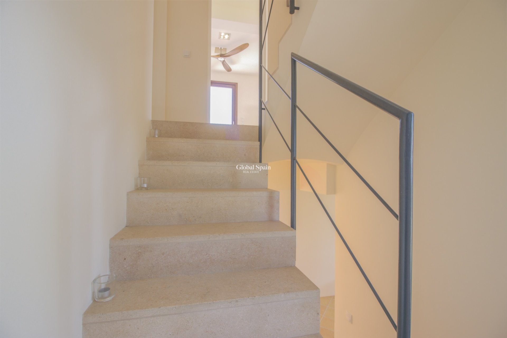 Resale - VILLA -
EL TERRENO