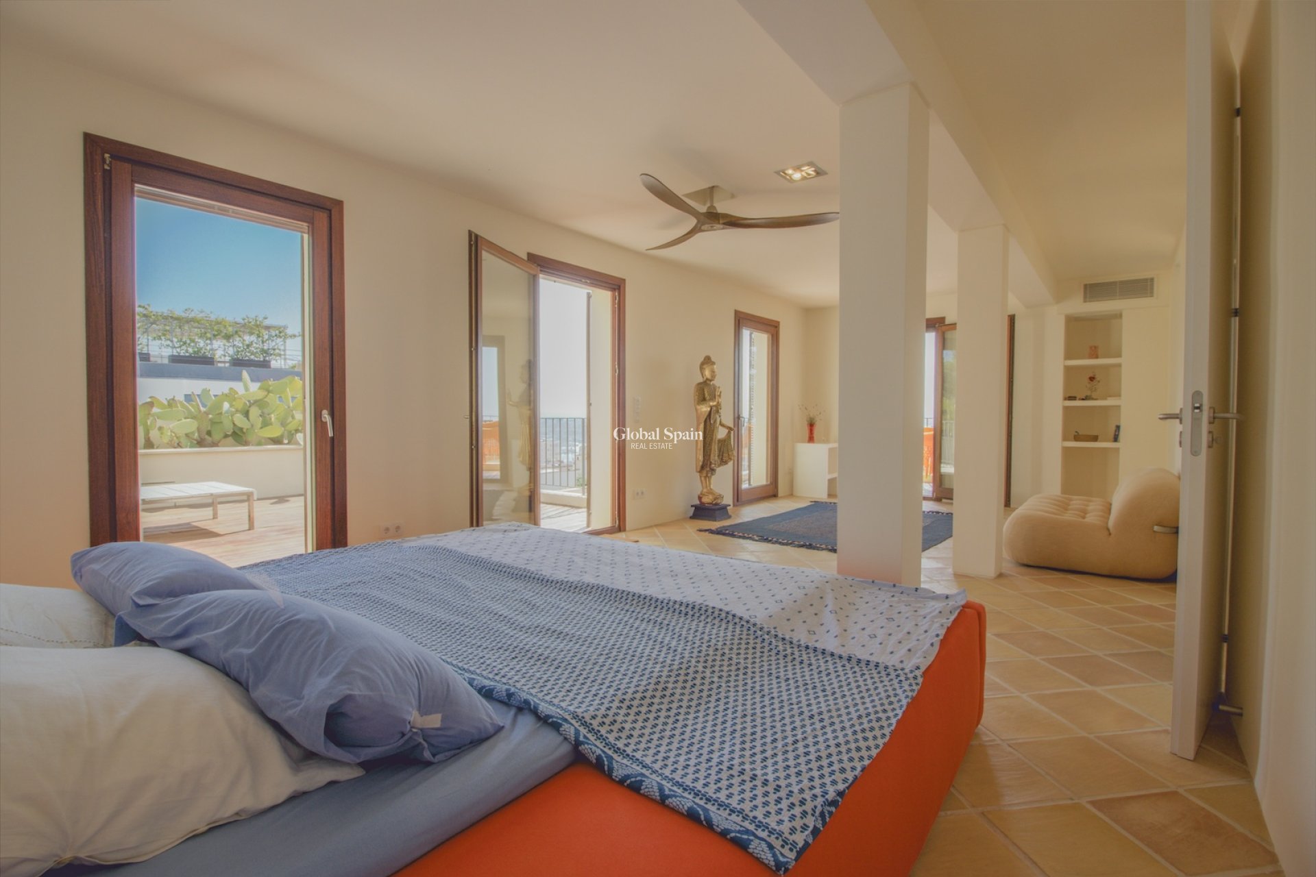 Resale - VILLA -
EL TERRENO