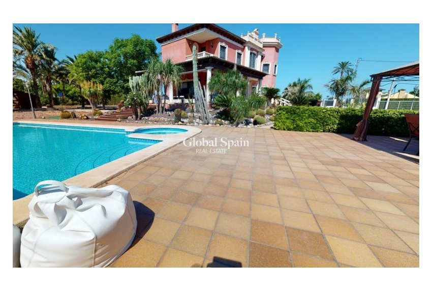 Resale - VILLA -
ELCHE - Costa Blanca