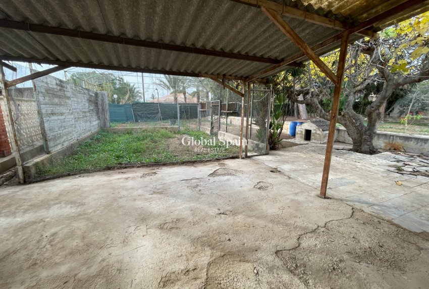 Resale - VILLA -
ELCHE - Costa Blanca