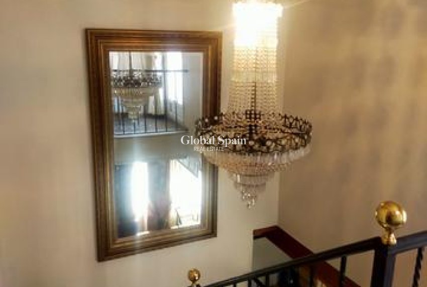 Resale - VILLA -
ELCHE - Costa Blanca