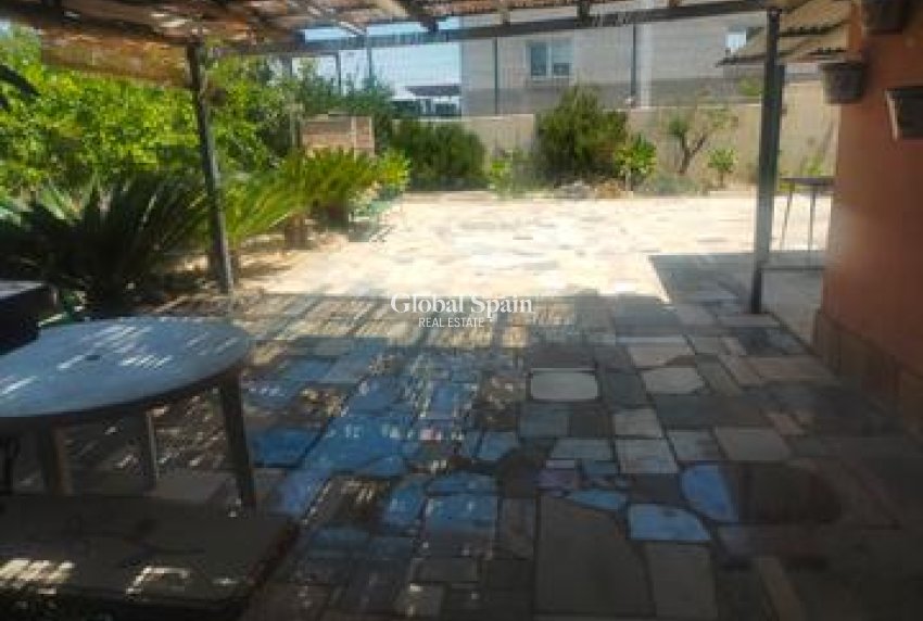 Resale - VILLA -
ELCHE - Costa Blanca