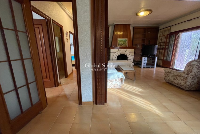 Resale - VILLA -
ELCHE - Costa Blanca