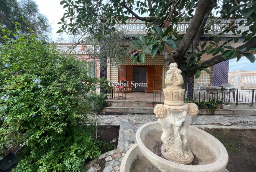 Resale - VILLA -
ELCHE - Costa Blanca