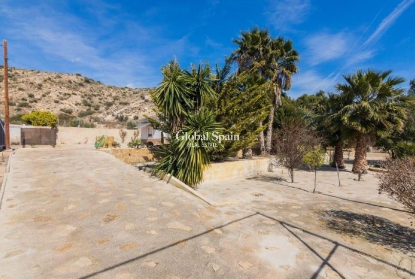 Resale - VILLA -
ELCHE - Costa Blanca