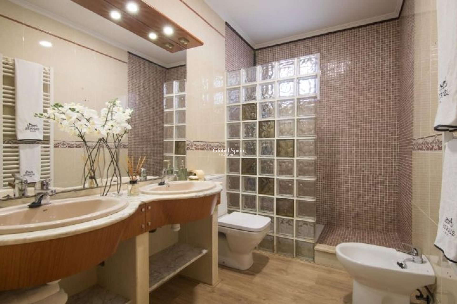 Resale - VILLA -
ELCHE - Costa Blanca