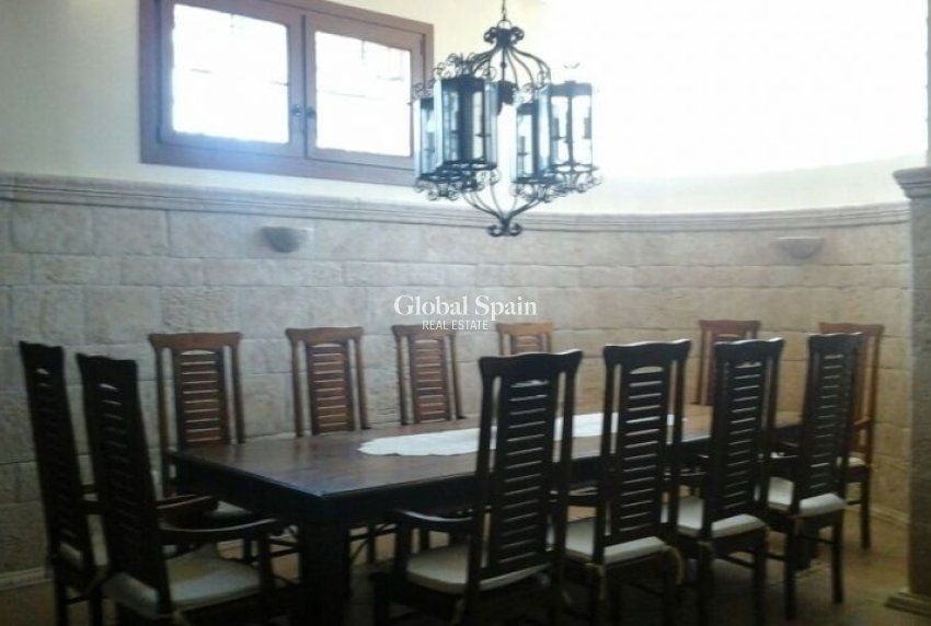 Resale - VILLA -
ELCHE - Costa Blanca