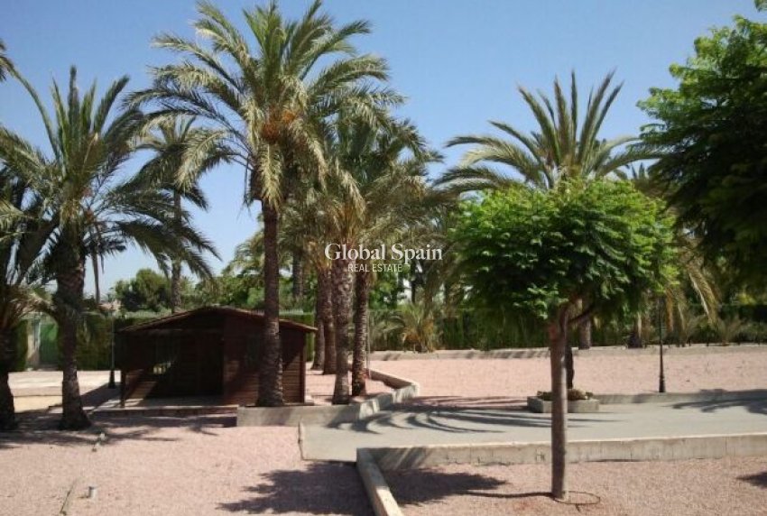 Resale - VILLA -
ELCHE - Costa Blanca