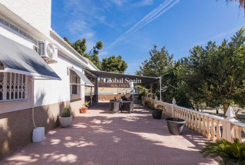 Resale - VILLA -
ELCHE - Costa Blanca
