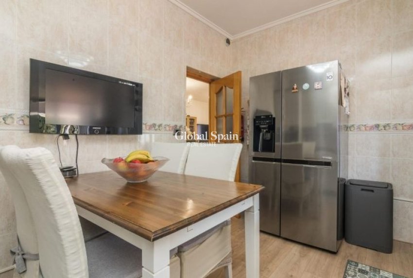 Resale - VILLA -
ELCHE - Costa Blanca