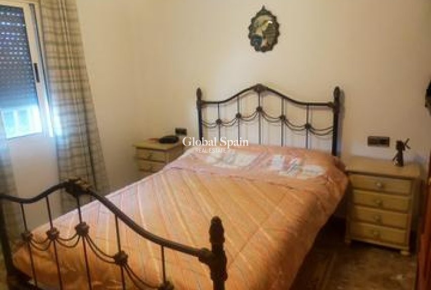 Resale - VILLA -
ELCHE - Costa Blanca