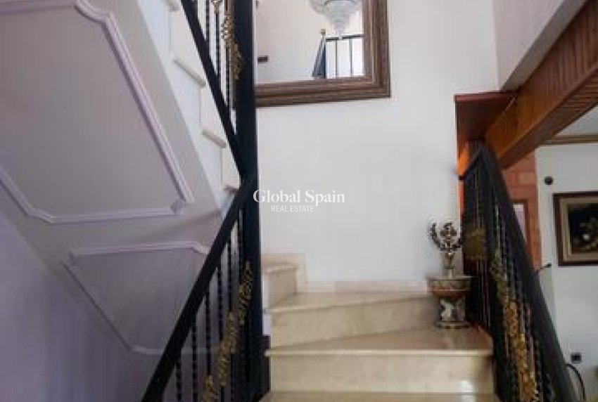Resale - VILLA -
ELCHE - Costa Blanca