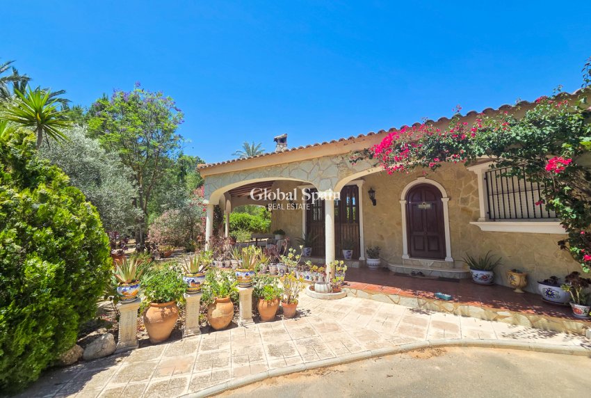 Resale - VILLA -
ELCHE - Costa Blanca