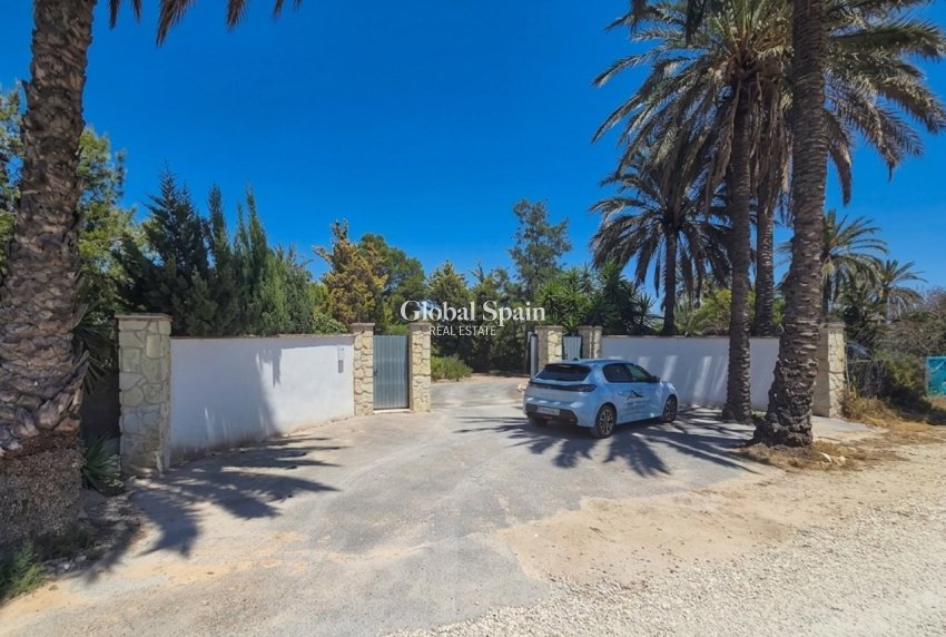 Resale - VILLA -
ELCHE - Costa Blanca